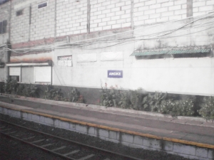 Stasiun ANgke yang kosong